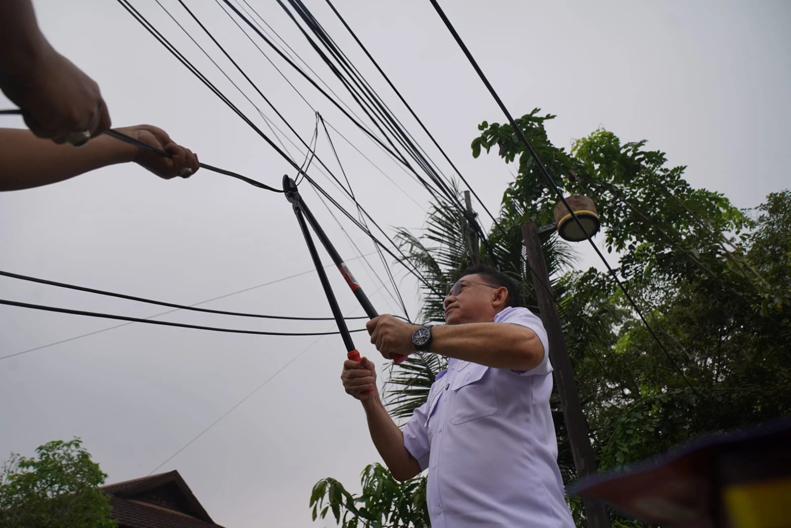 Pemkot Pontianak Mulai Tertibkan Kabel Utilitas